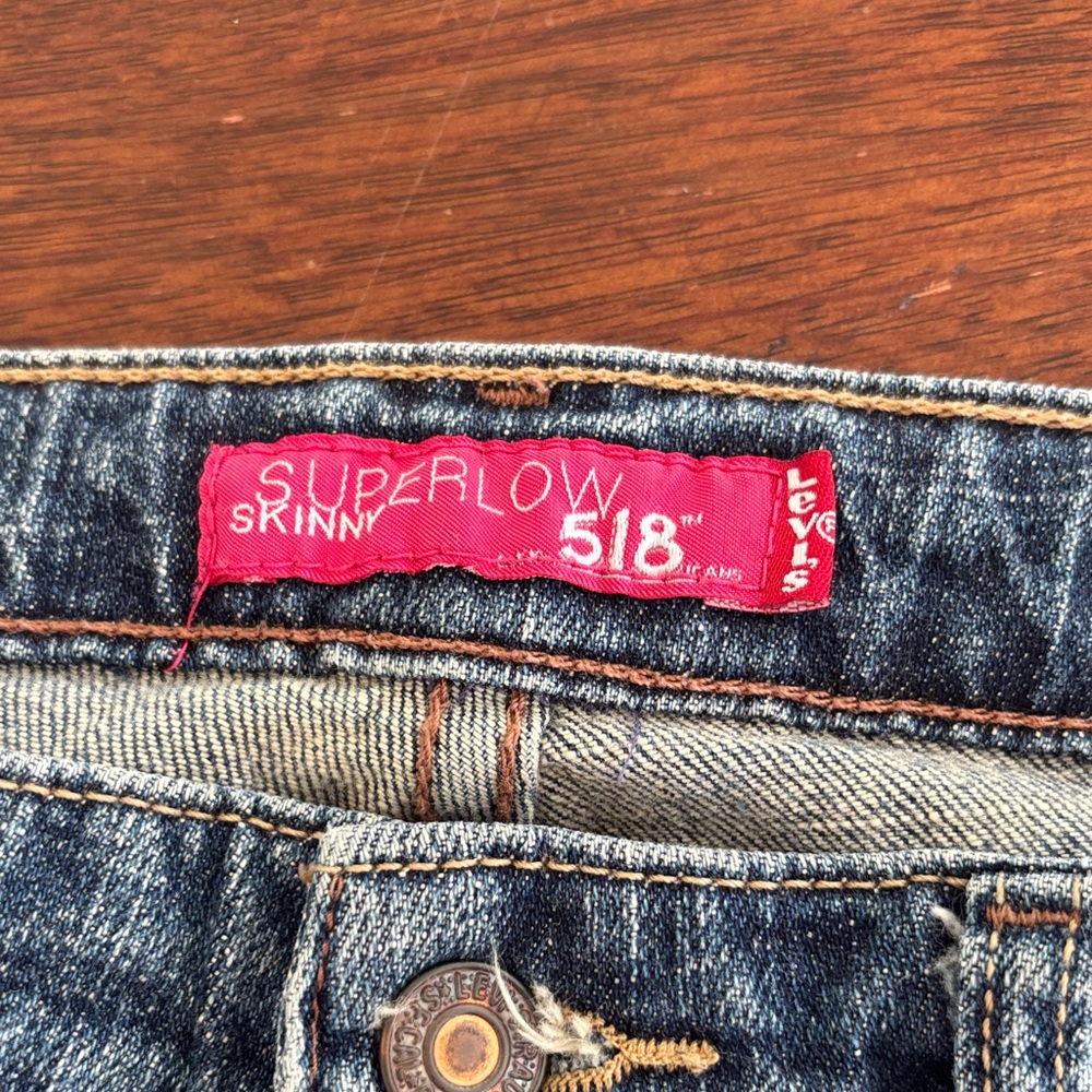 Levi's Women's Straight Leg Blue Jeans - Picture 5 of 8